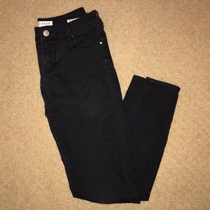 Black bullhead mid rise skinniest jeans